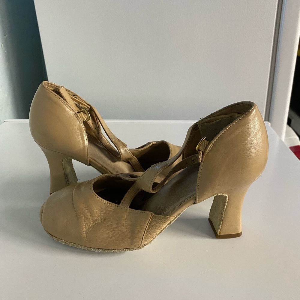 LaDuca Alexis 2.5” Character dance shoes